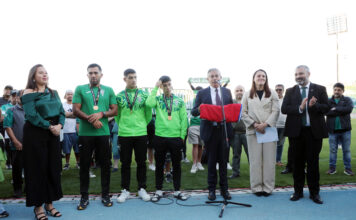 Multitudinario recibimiento dio Valparaíso a campeones Sub 20 de Santiago Wanderers