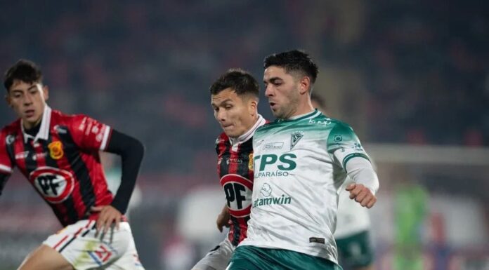 Santiago Wanderers gana en Talca y toma el liderato del ascenso