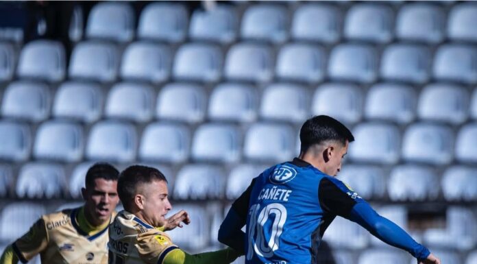 Everton goleó a Huachipato en Talcahuano y se metió en la parte alta de la tabla
