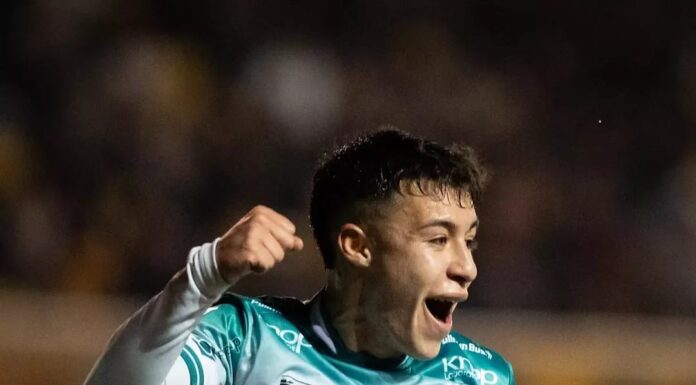 Con diez hombres y un golazo de Ponce: Wanderers vence a San Luis y se sube a la cima