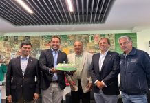 Elías Figueroa recibió homenaje por sus 80 años y su legado en el fútbol chileno